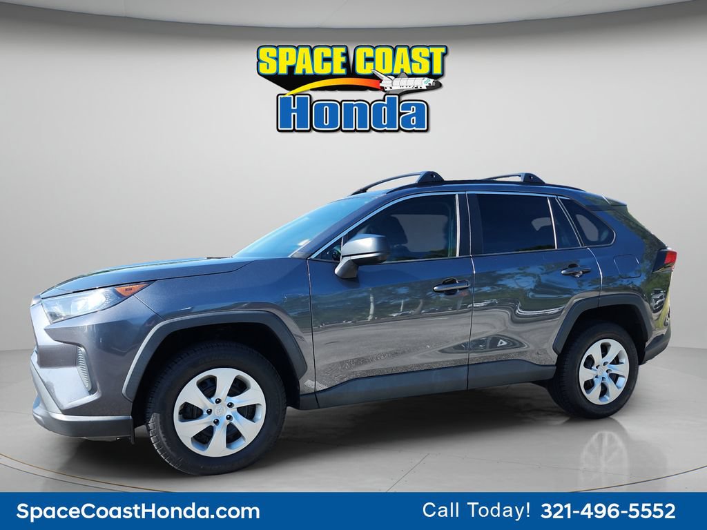 Used 2020 Toyota RAV4 LE FWD image 5
