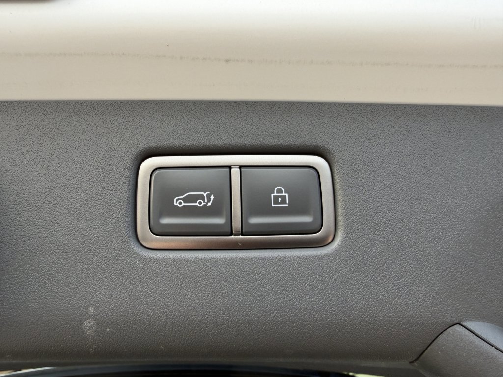 Used 2025 Kia EV9 Wind image 36