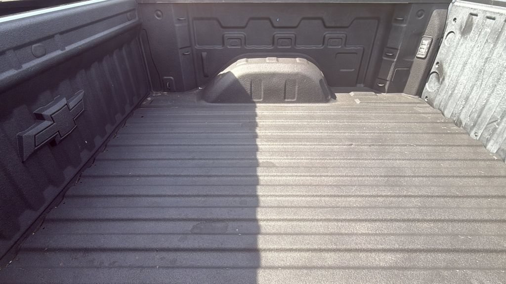 Used 2021 Chevrolet Silverado 1500 RST AWD/4WD image 9