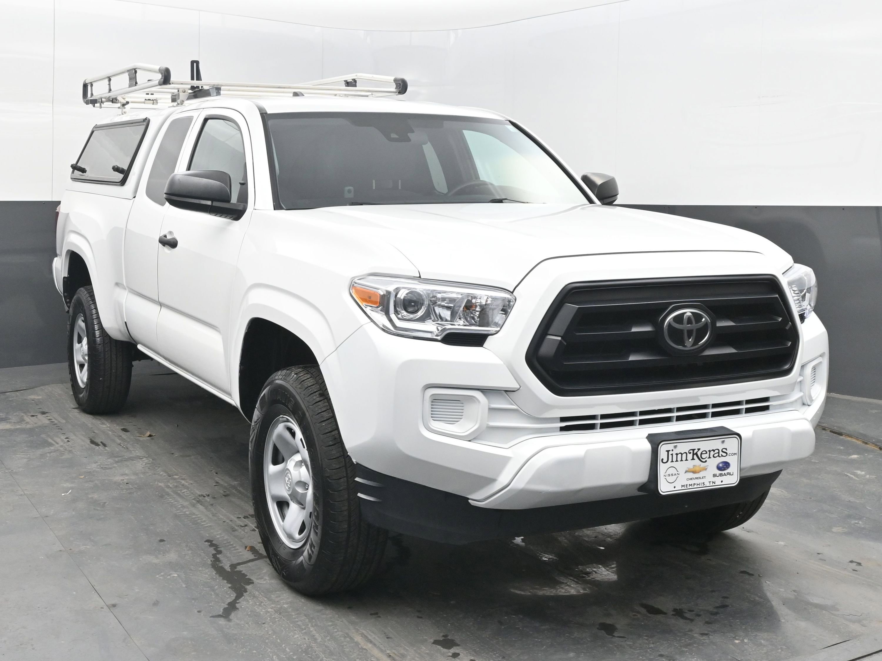 Used 2022 Toyota Tacoma SR image 2