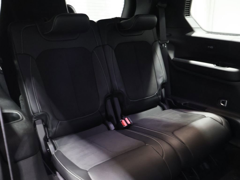 Used 2024 Jeep Grand Cherokee L Altitude image 22