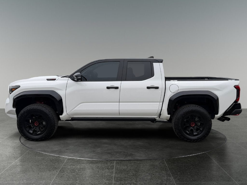 Used 2025 Toyota Tacoma TRD Pro AWD/4WD image 5