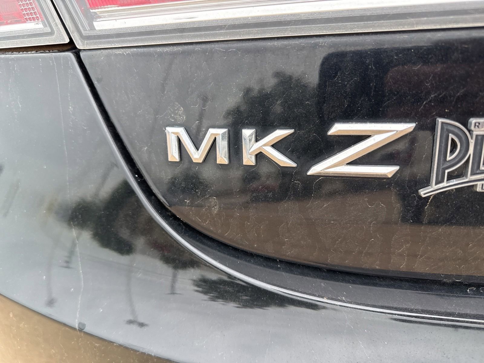 Used 2018 Lincoln MKZ Reserve w/ Technology Package FWD image 9