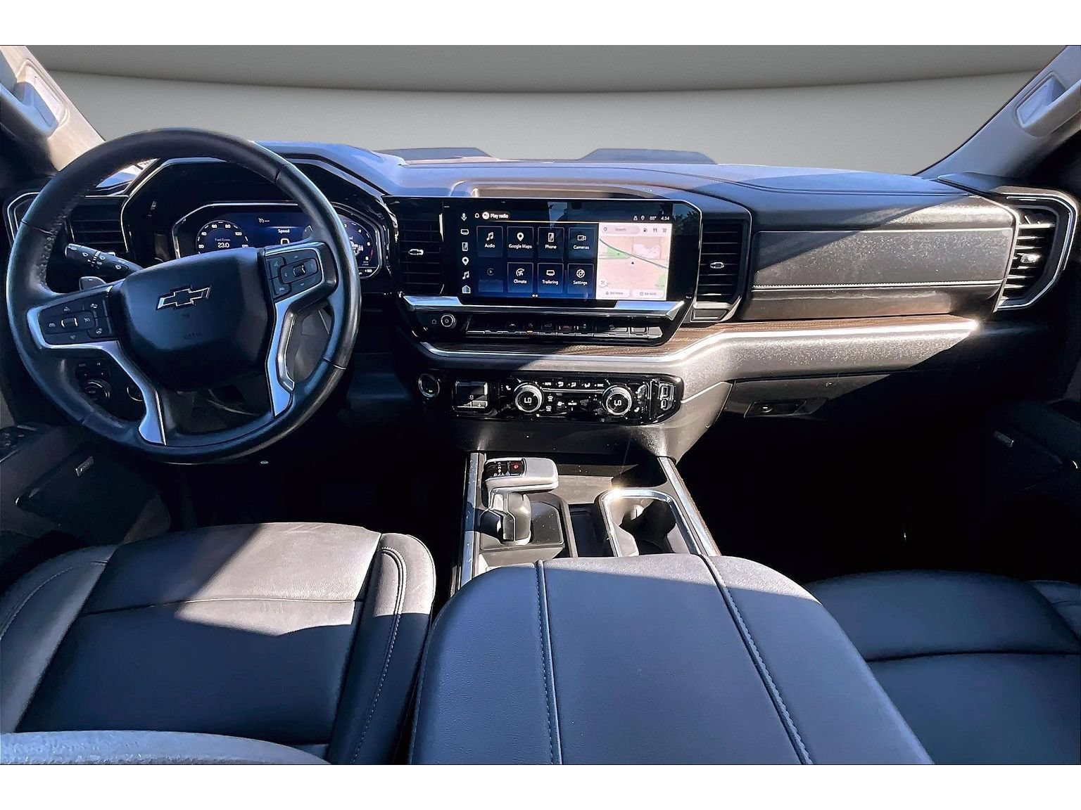 Used 2025 Chevrolet Silverado 1500 LT Trail Boss w/ Convenience Package II AWD/4WD image 9