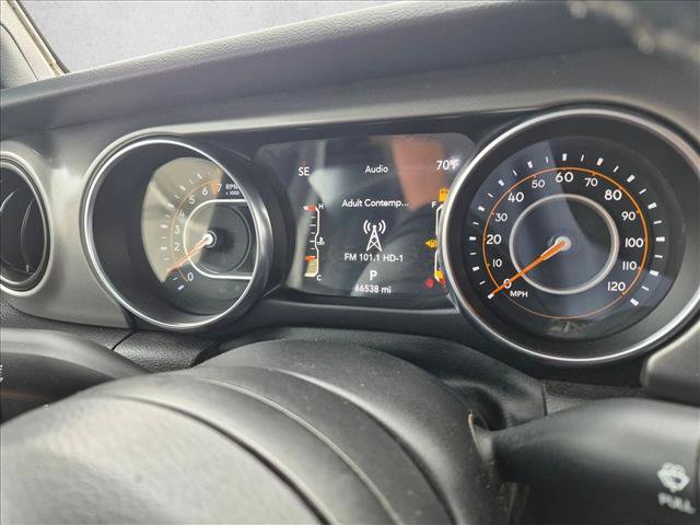 Used 2023 Jeep Gladiator Sport AWD/4WD image 15