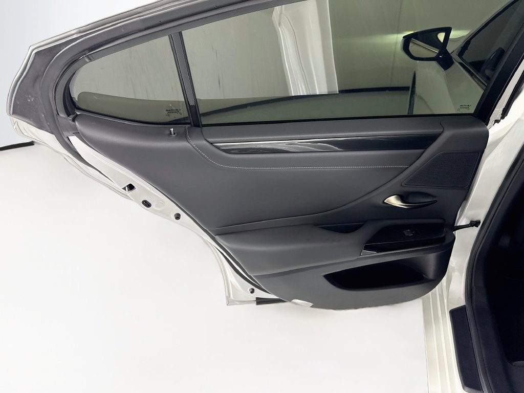 Used 2025 Lexus ES 350 w/ Accessory Package (Z2) FWD image 26