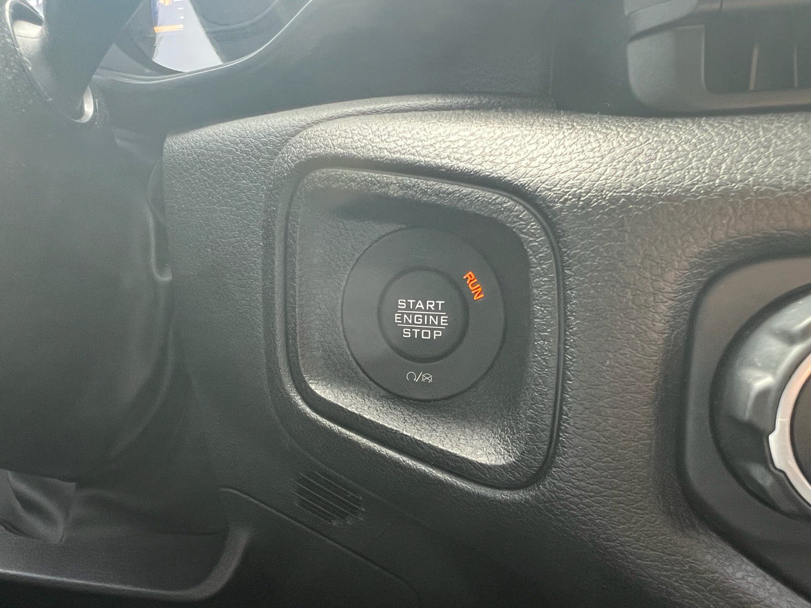 Used 2024 Jeep Wrangler Unlimited AWD/4WD image 27