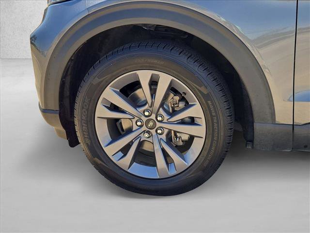 Used 2022 Ford Explorer XLT w/ Equipment Group 202A image 24