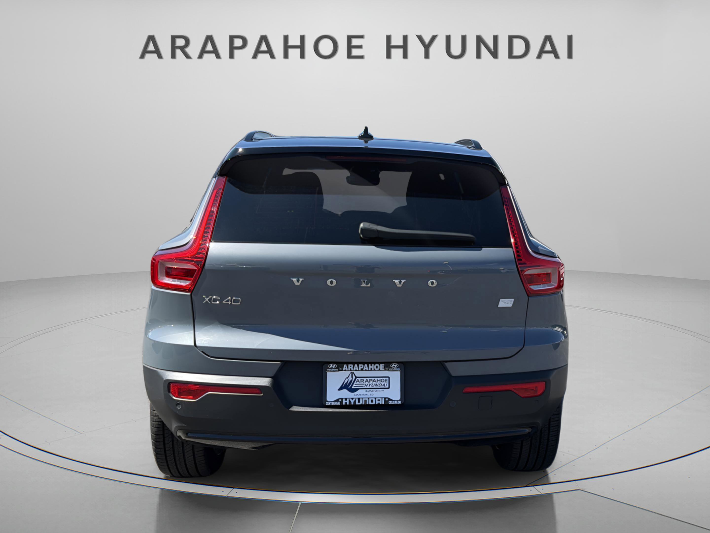 Used 2023 Volvo XC40 Recharge Ultimate image 4