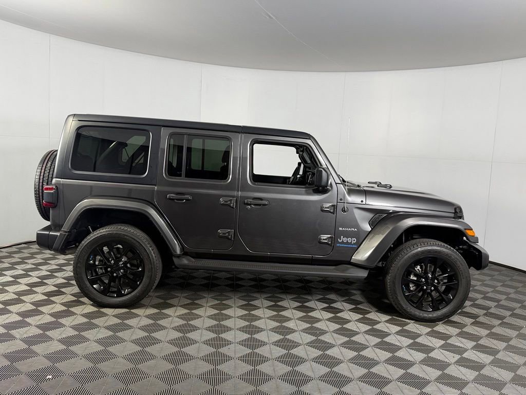 Used 2023 Jeep Wrangler Unlimited Sahara AWD/4WD image 5