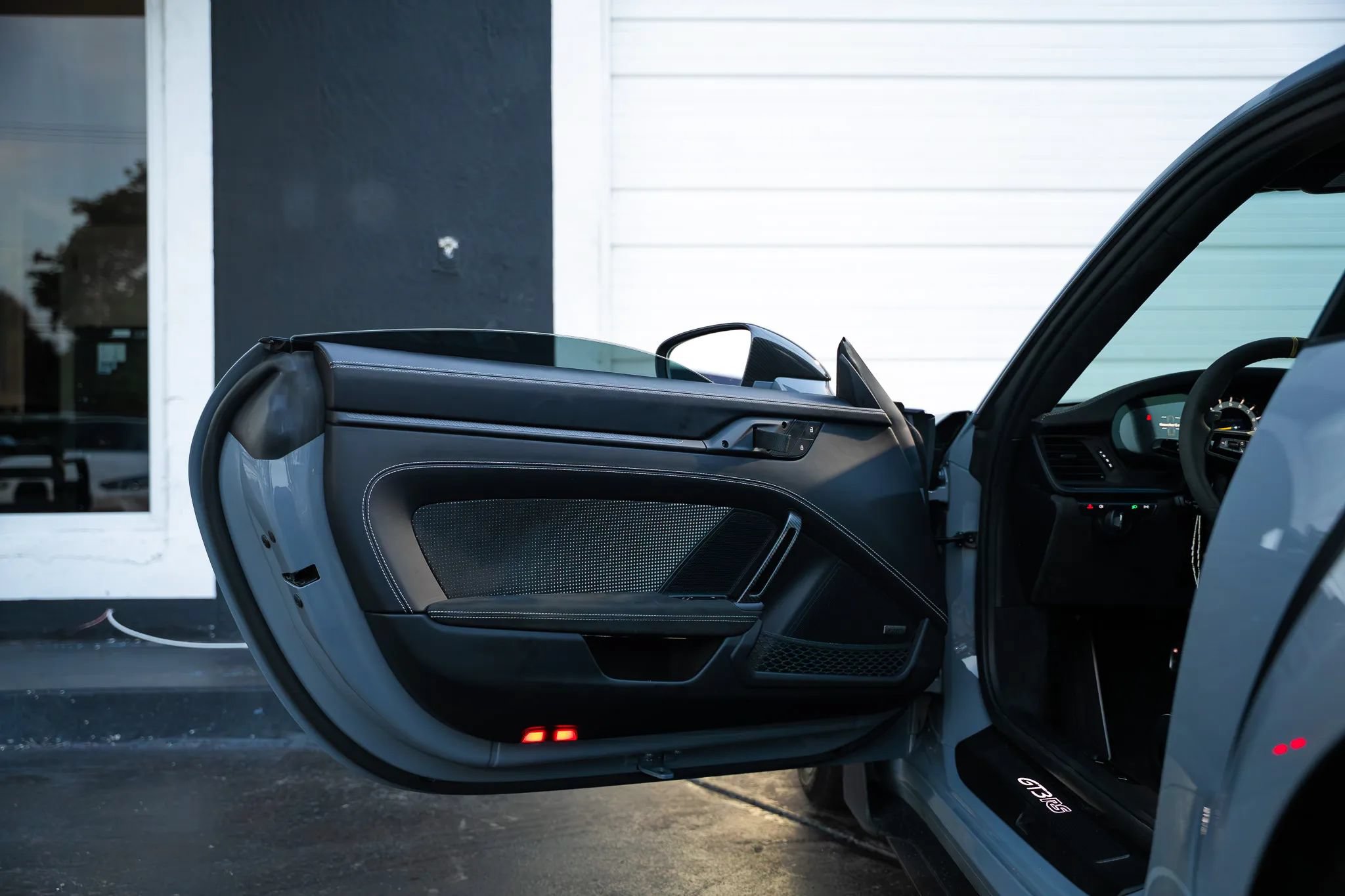 Used 2024 Porsche 911 GT3 RS RWD image 45