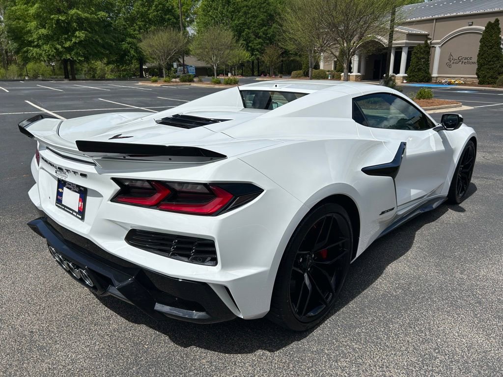 Used 2025 Chevrolet Corvette Z06 RWD image 26