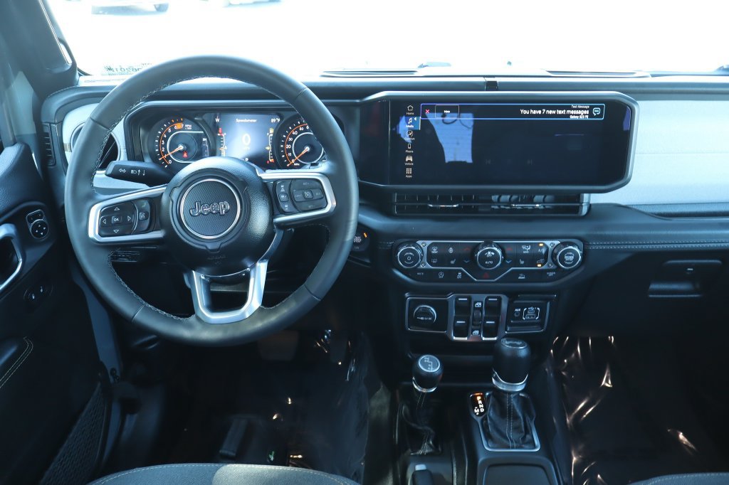 Certified 2026 Jeep Wrangler Unlimited Sahara AWD/4WD image 26