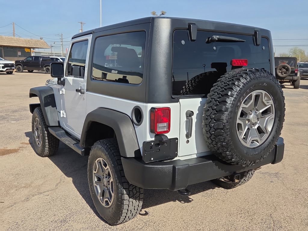 Used 2015 Jeep Wrangler Rubicon w/ Power Convenience Group image 3
