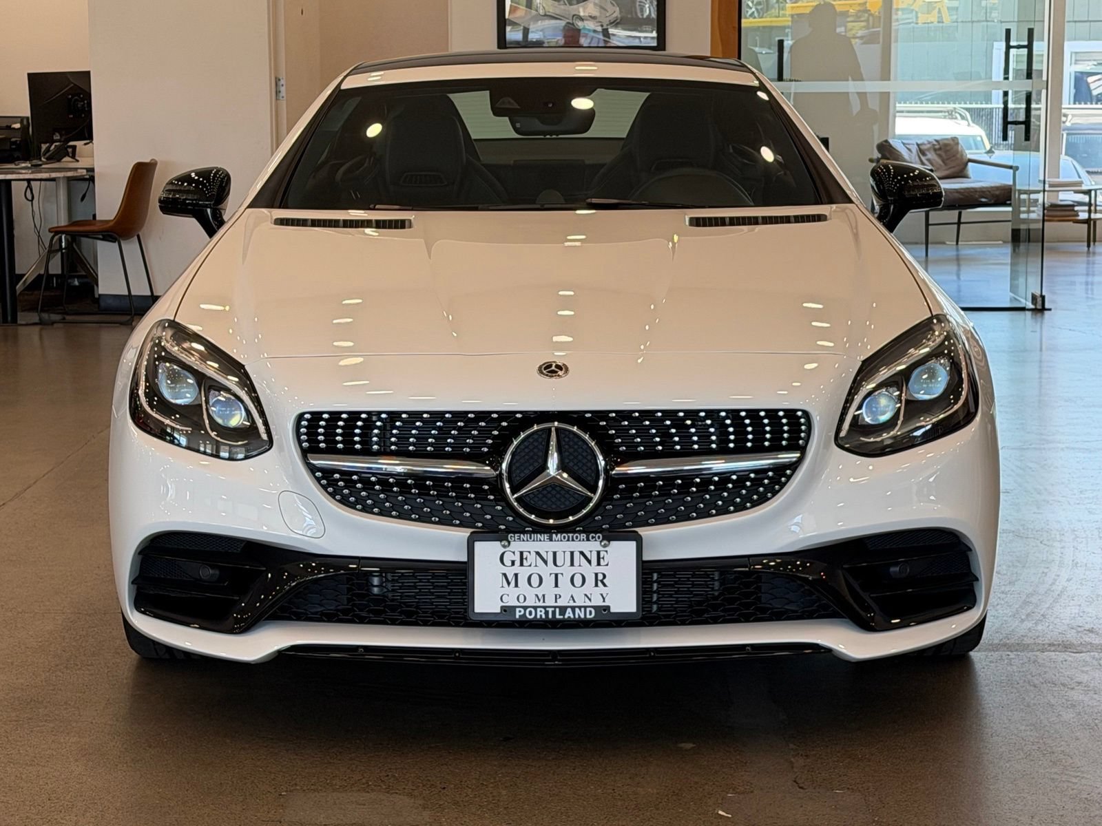 Used 2019 Mercedes-Benz SLC 300 image 2