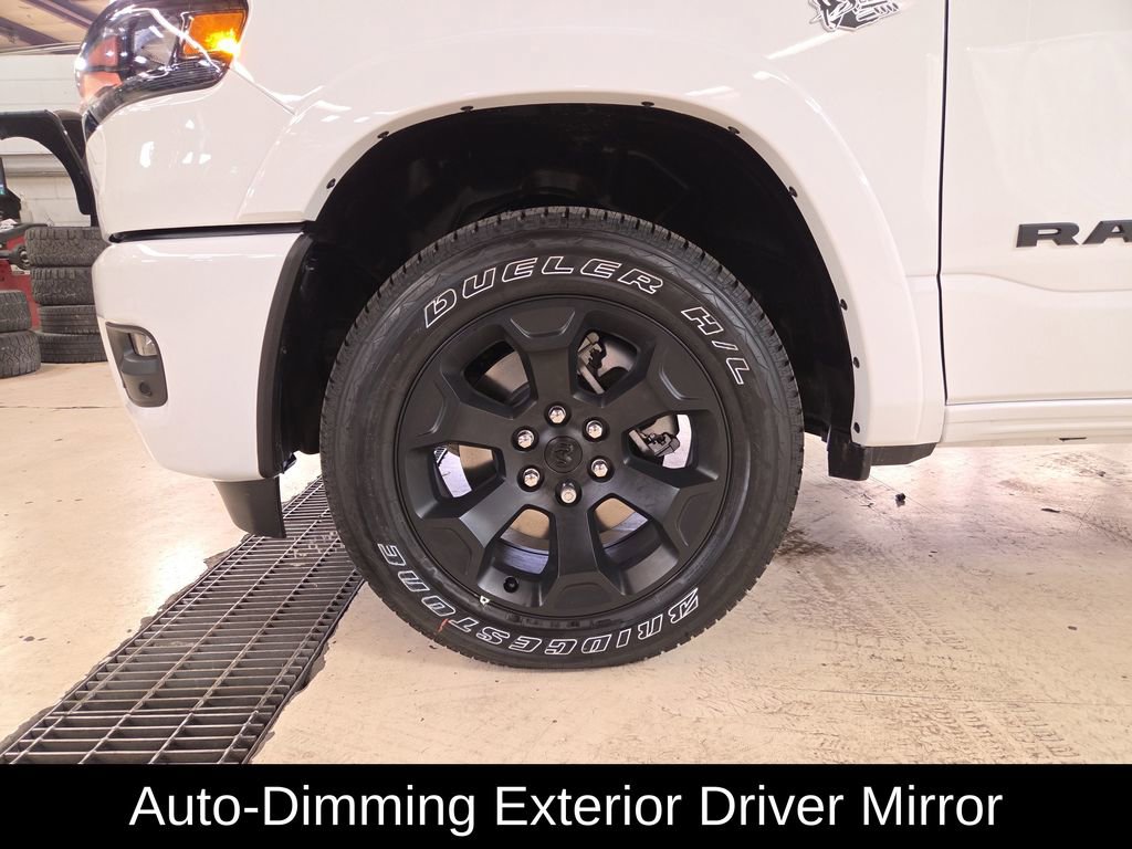 New 2026 RAM 1500 4x4 Crew Cab image 25