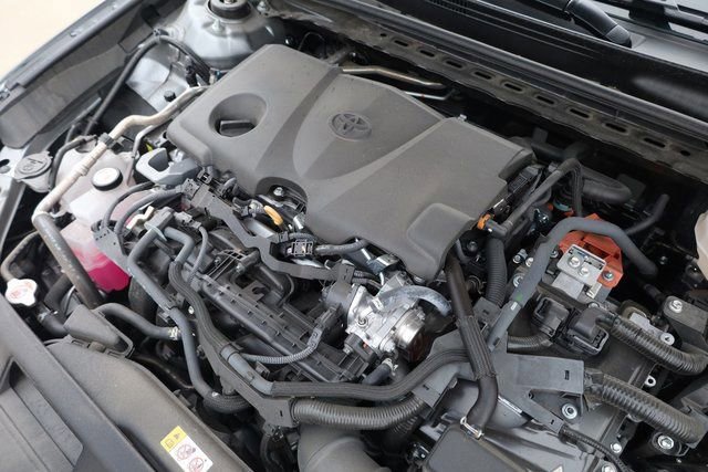 Used 2025 Toyota Camry SE image 9