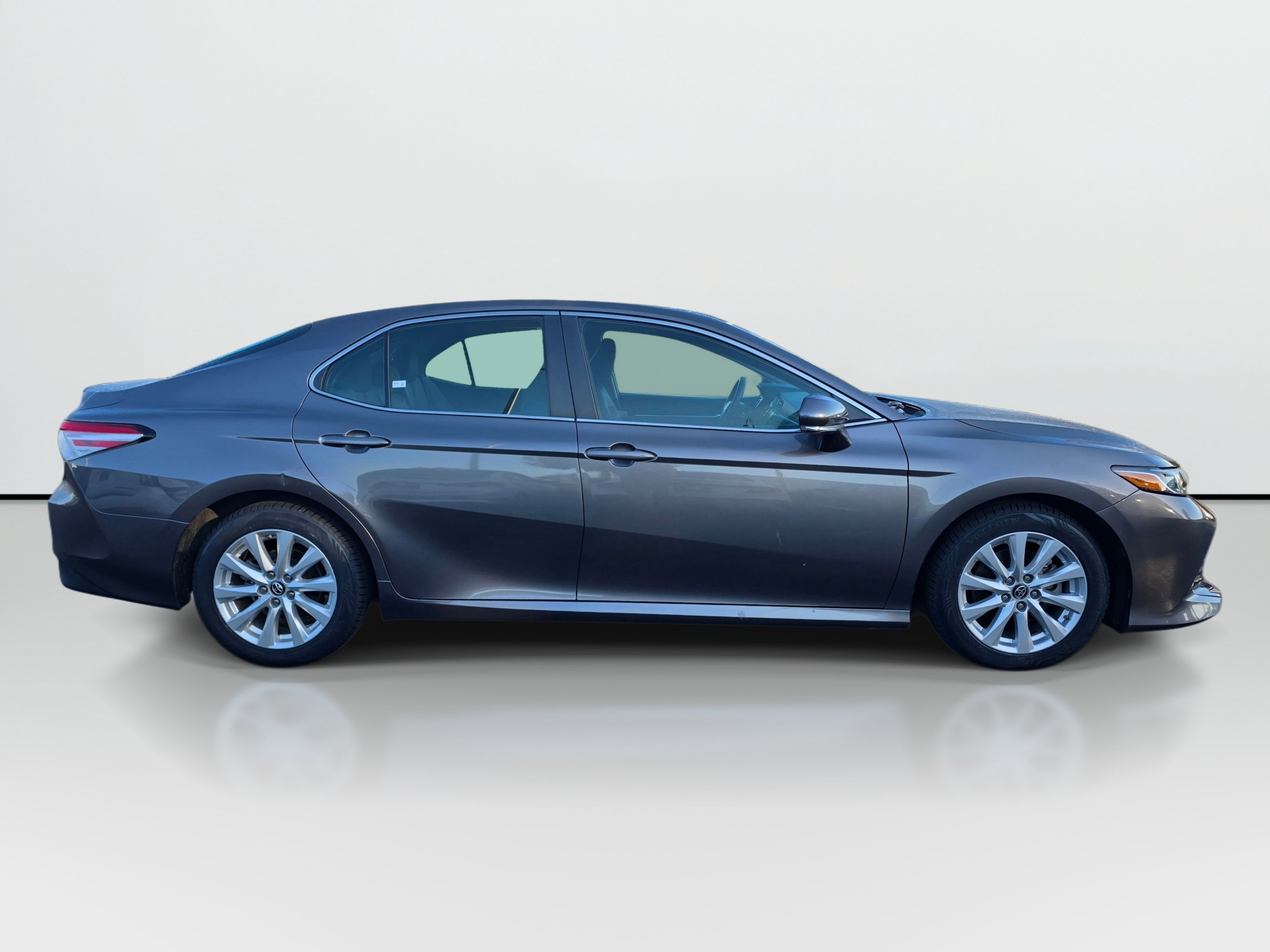 Used 2018 Toyota Camry LE w/ Moonroof Package FWD image 7