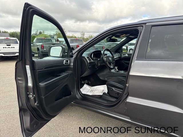 Used 2020 Jeep Grand Cherokee Altitude AWD/4WD image 11