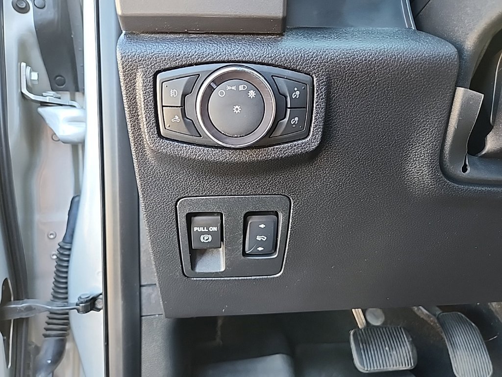 Used 2018 Ford F150 XLT w/ Equipment Group 302A Luxury AWD/4WD image 26