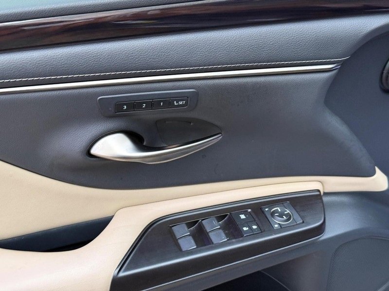 Used 2019 Lexus ES 350 image 18