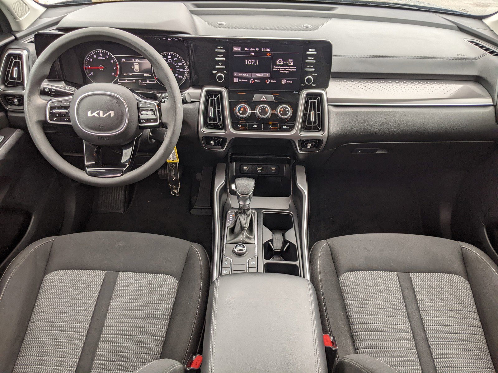 Used 2023 Kia Sorento LX image 11