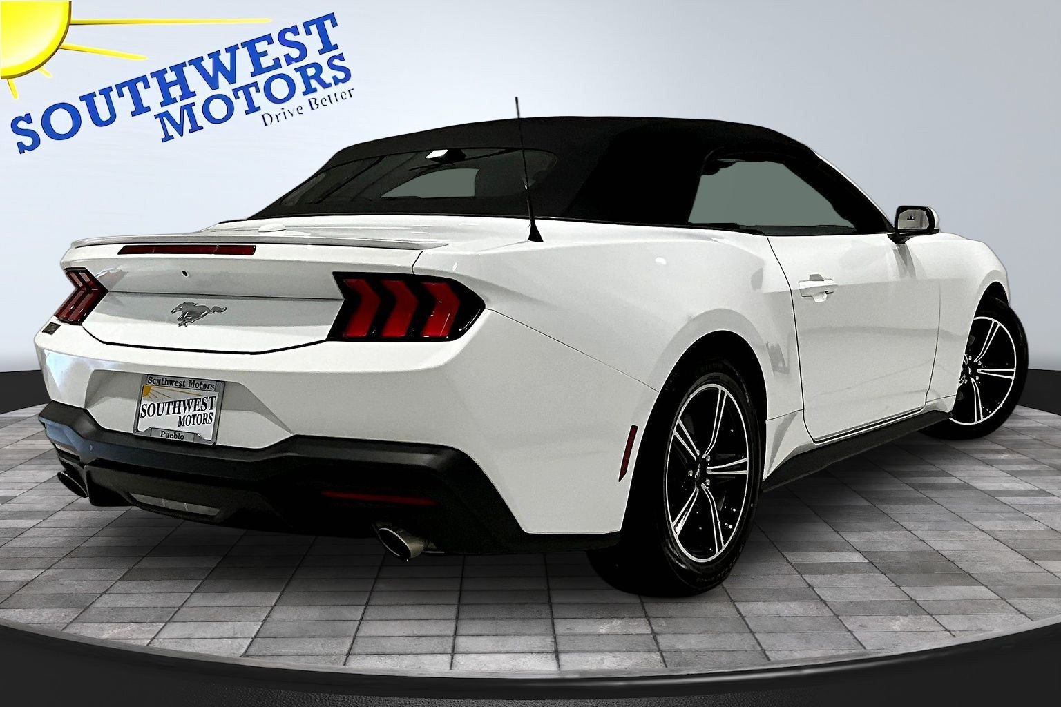 Used 2025 Ford Mustang Premium RWD image 7