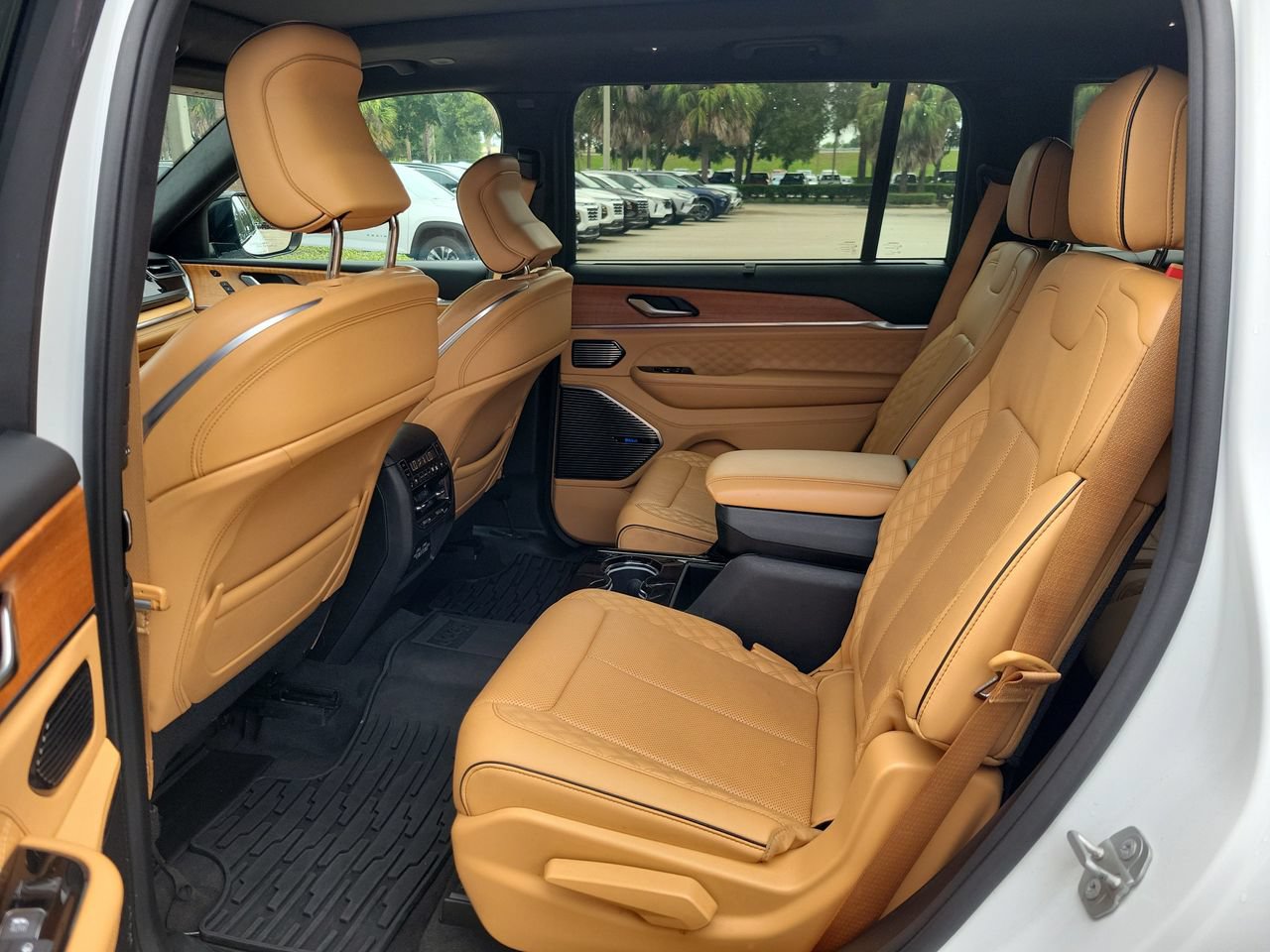 Used 2022 Jeep Grand Cherokee L Summit AWD/4WD image 10