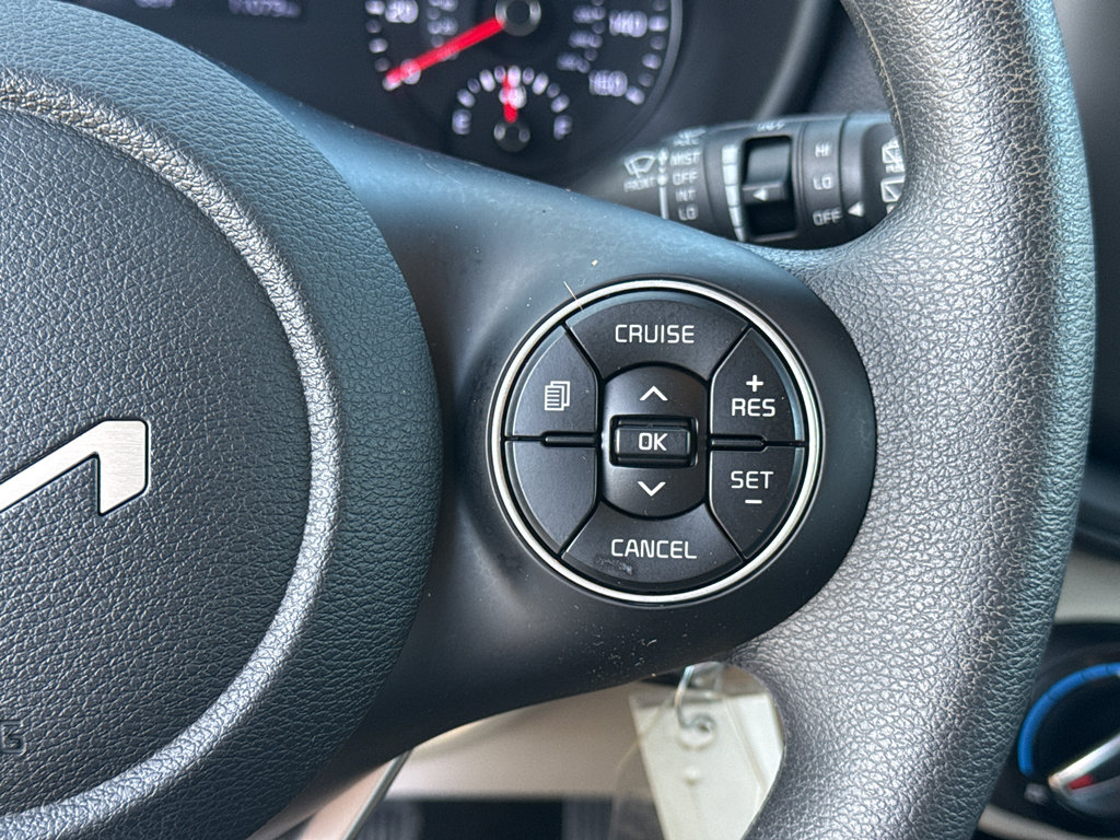 Used 2022 Kia Soul LX image 19