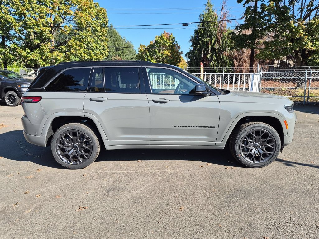 New 2027 Jeep Grand Cherokee Summit AWD/4WD image 8