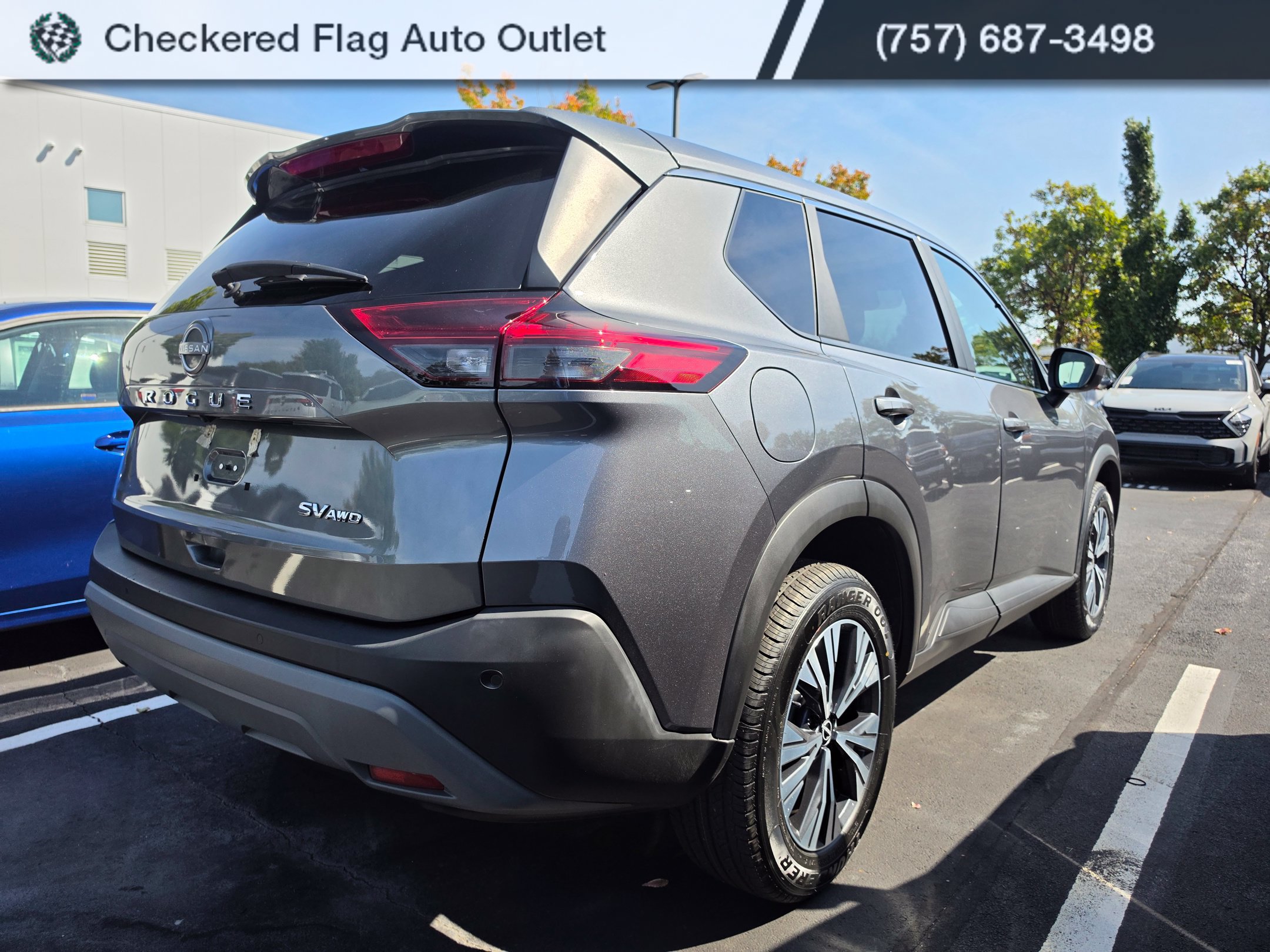 Used 2023 Nissan Rogue SV AWD/4WD image 6