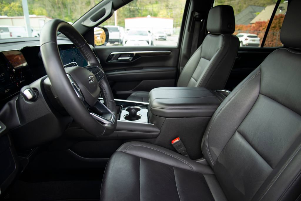 Used 2025 Chevrolet Tahoe Z71 AWD/4WD image 11