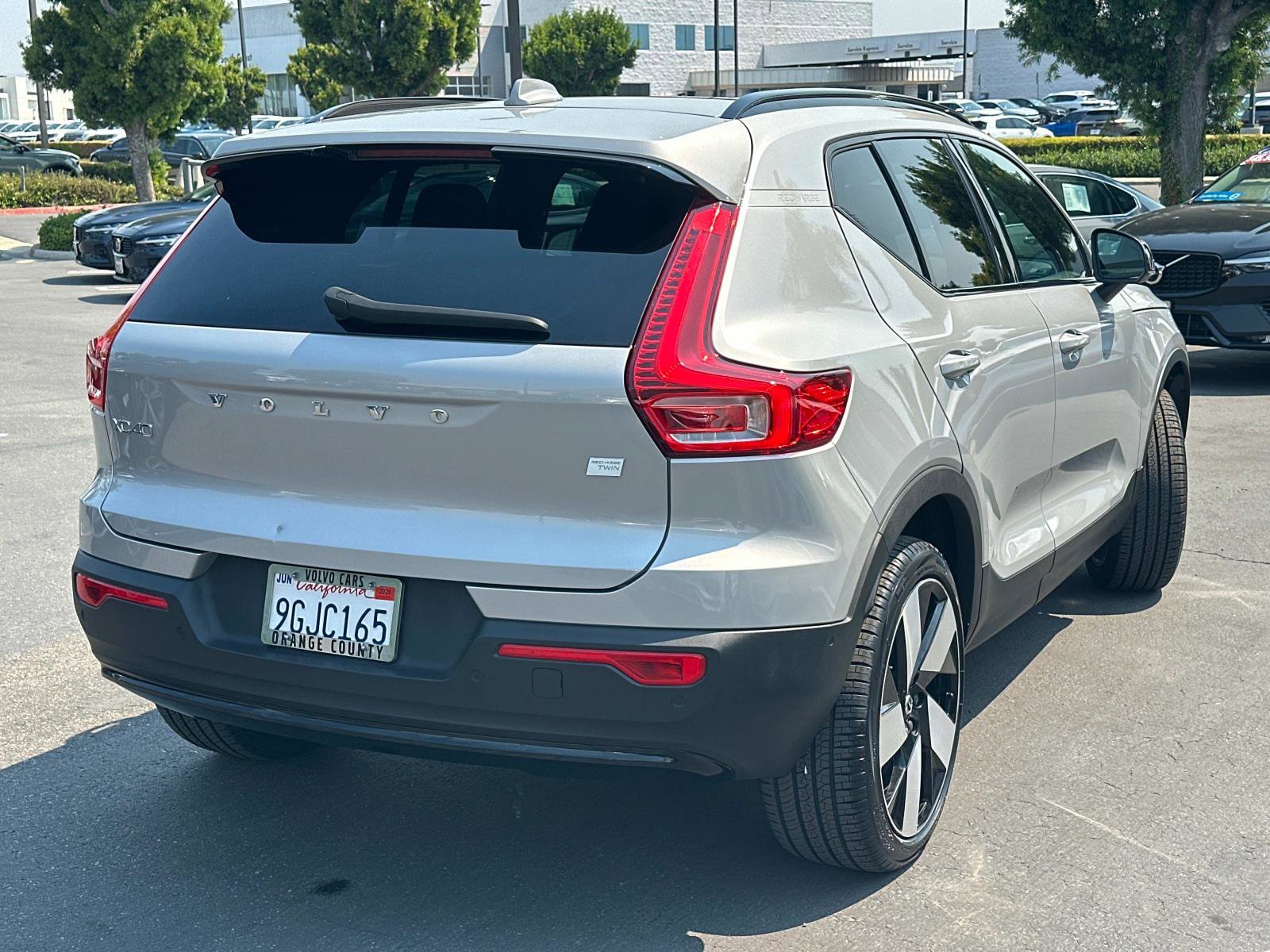 Certified 2023 Volvo XC40 Recharge Ultimate image 4