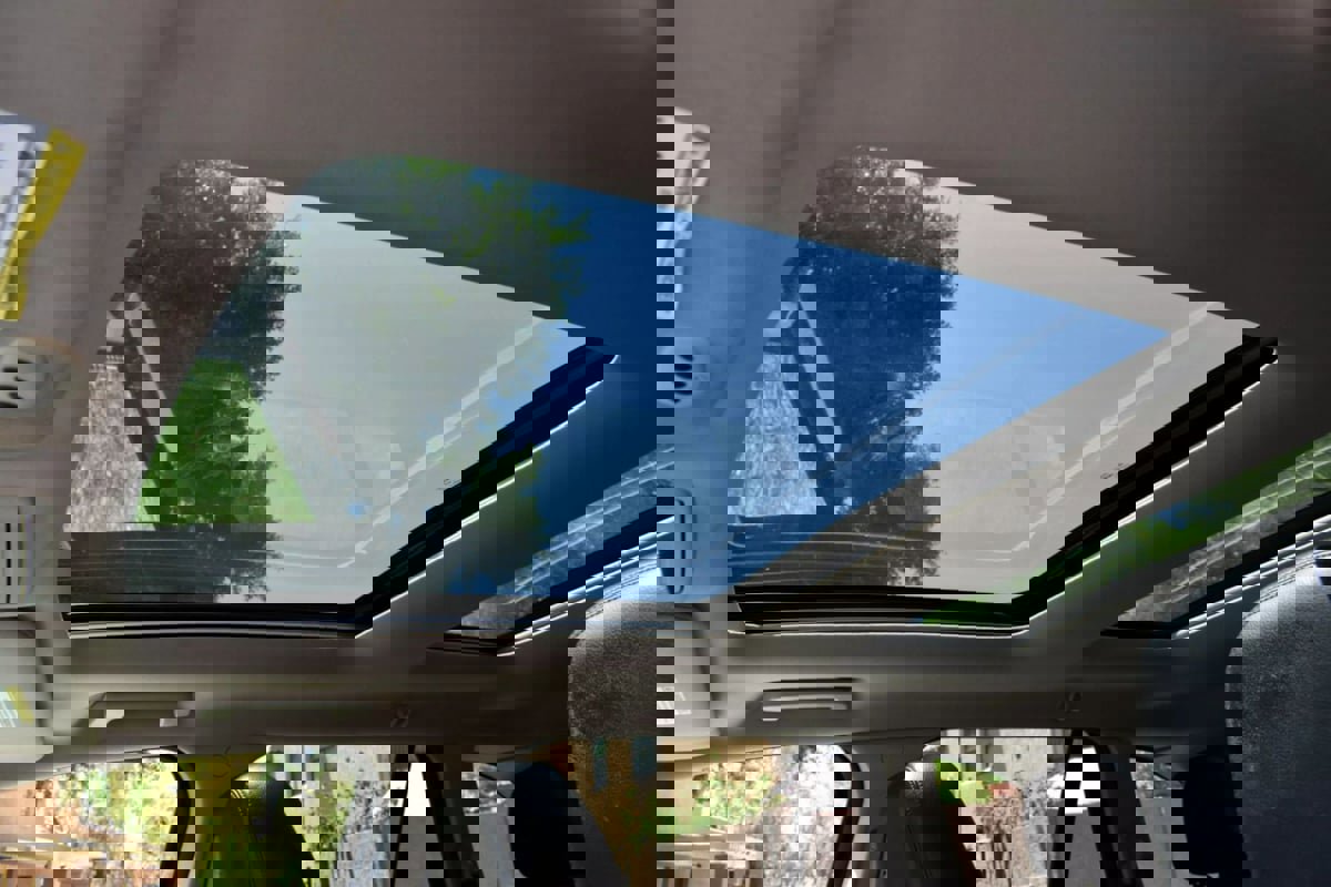 Used 2011 Ford Edge Limited w/ 302A Rapid Spec Order Code image 21