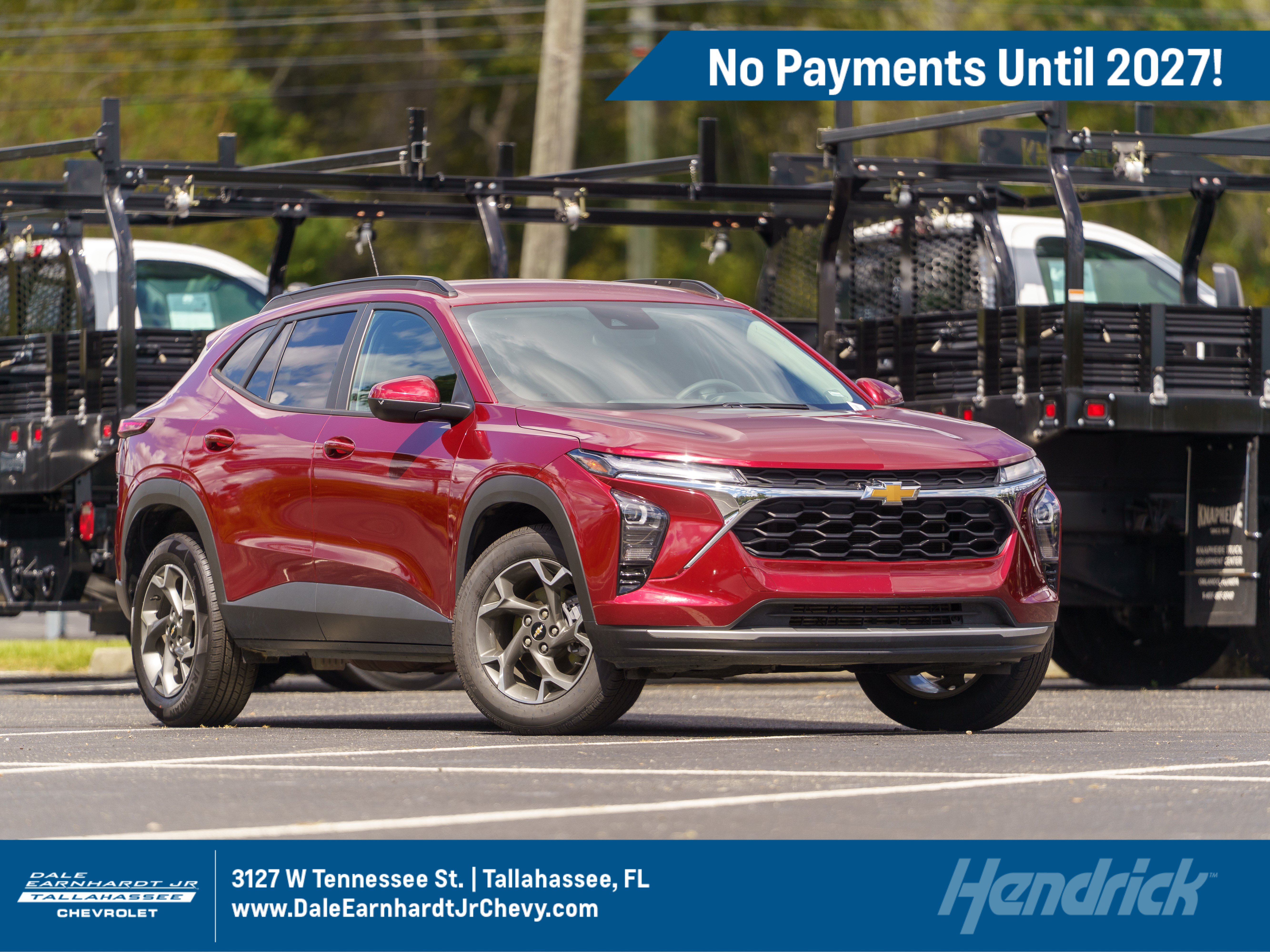 Used 2025 Chevrolet Trax LT FWD image 1
