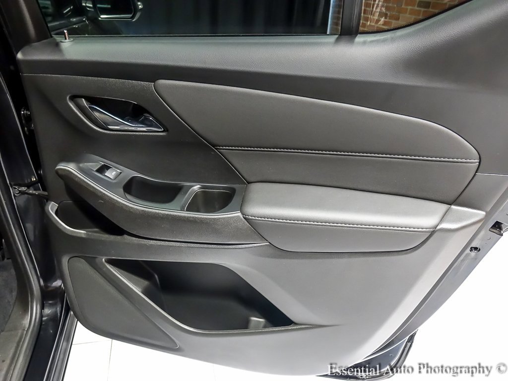 Used 2022 Chevrolet Traverse LT image 31