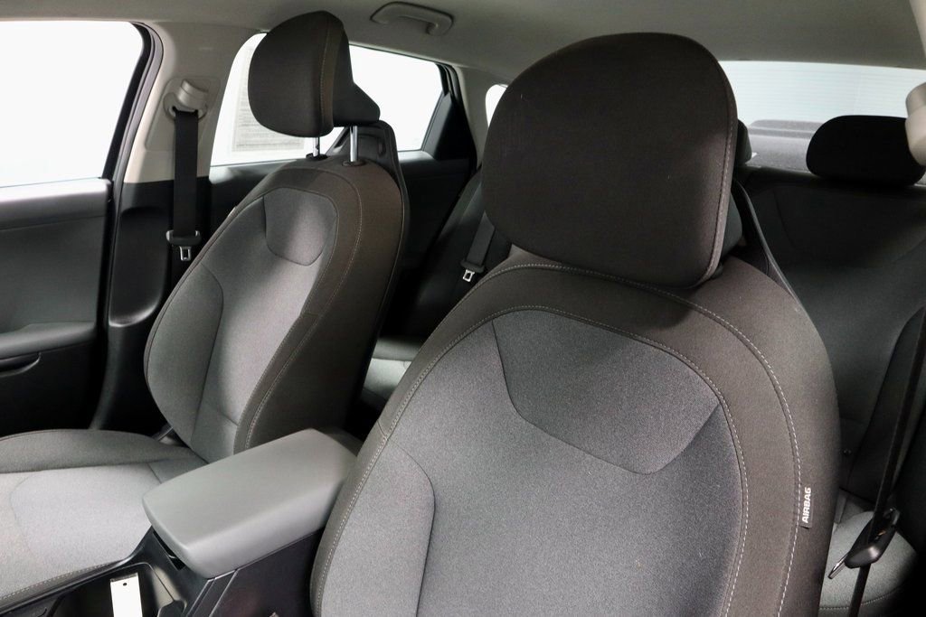 Used 2025 Kia K4 LXS image 25