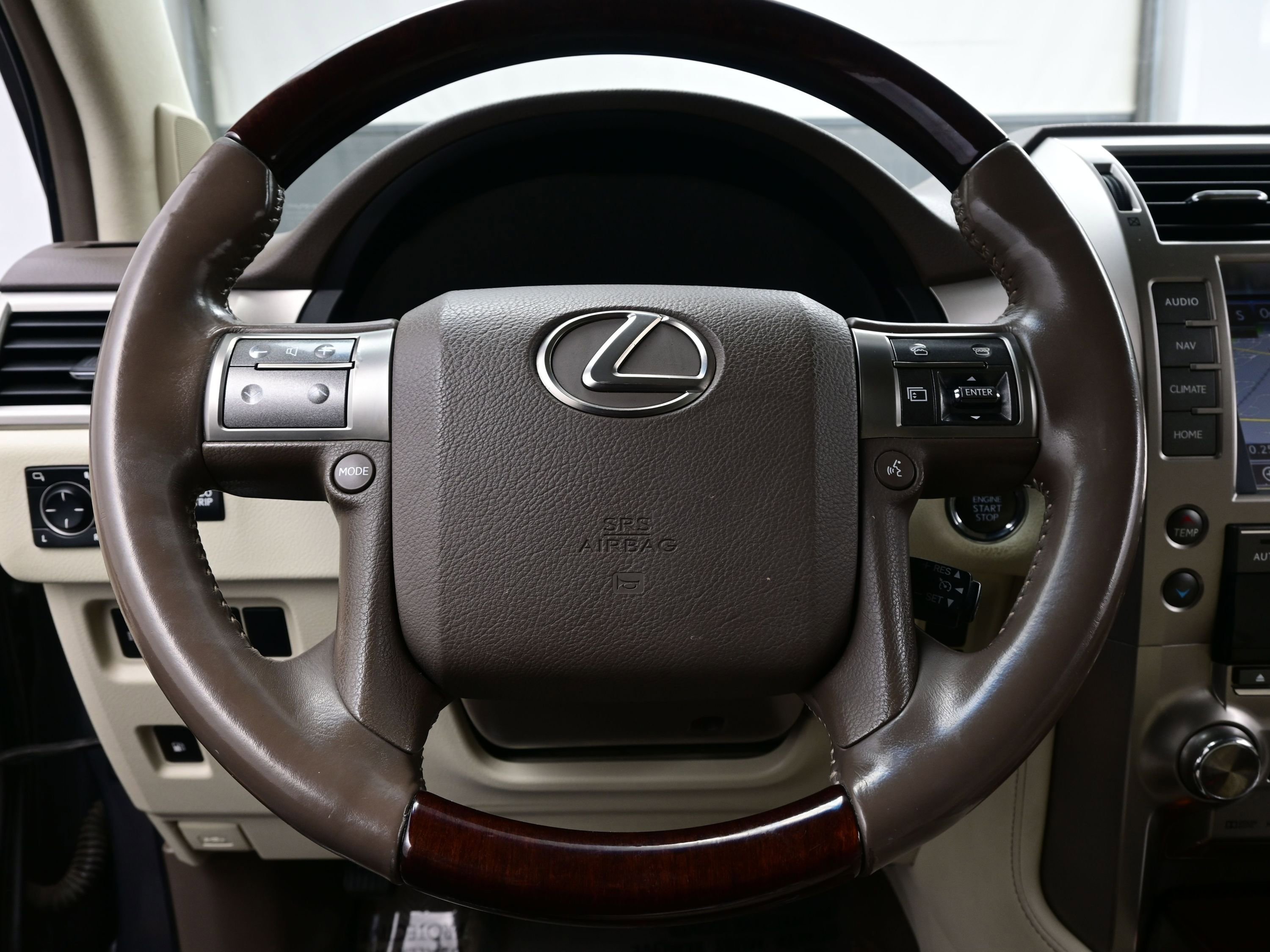 Used 2015 Lexus GX 460 w/ Premium Package image 27