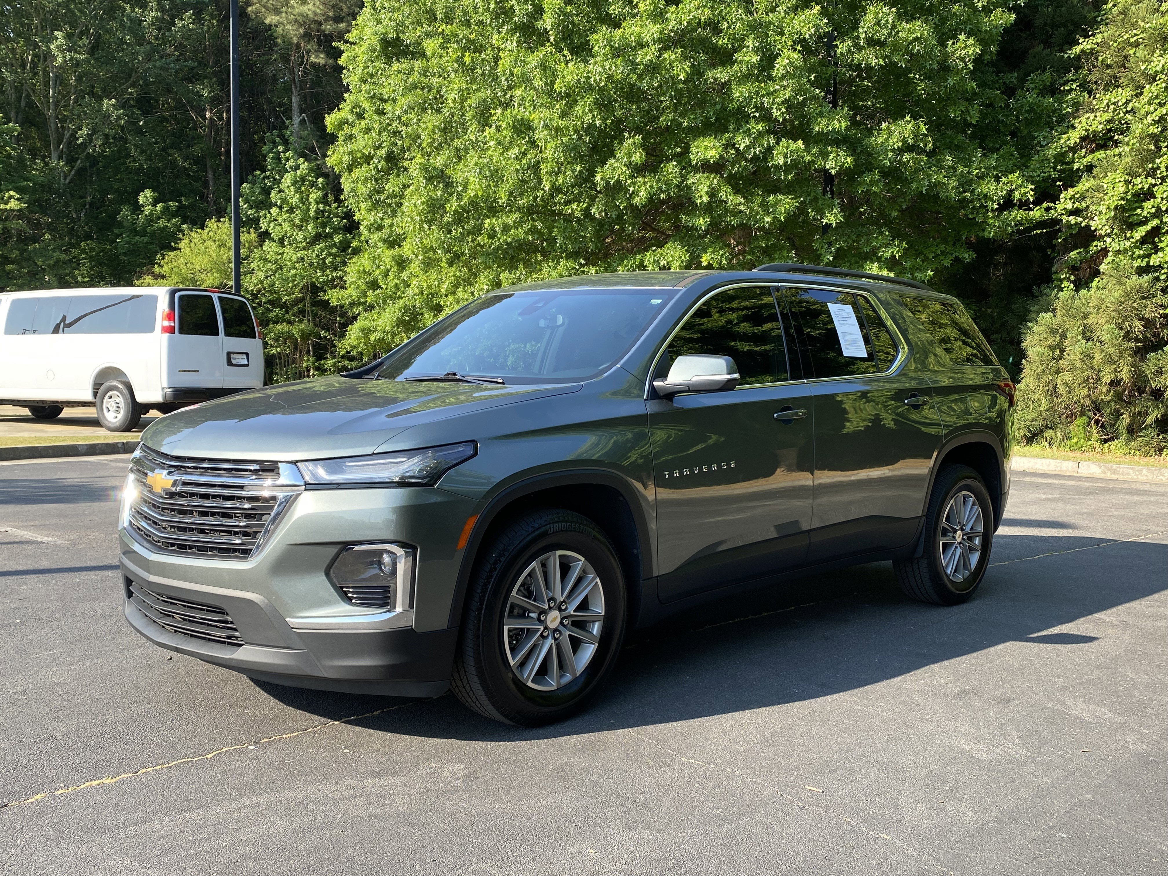 Used 2022 Chevrolet Traverse LT FWD image 5