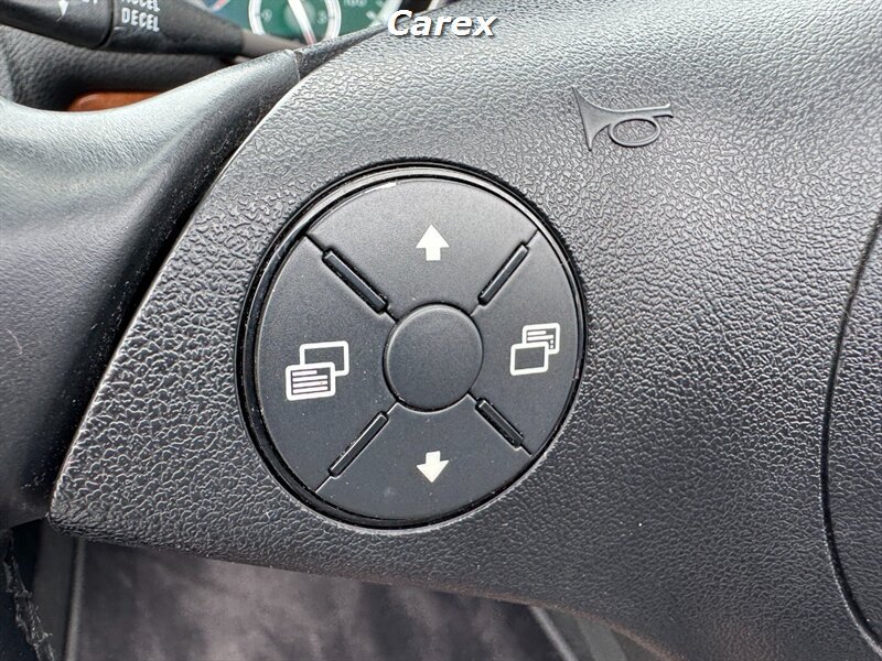 Used 2010 Mercedes-Benz SLK 350 image 24