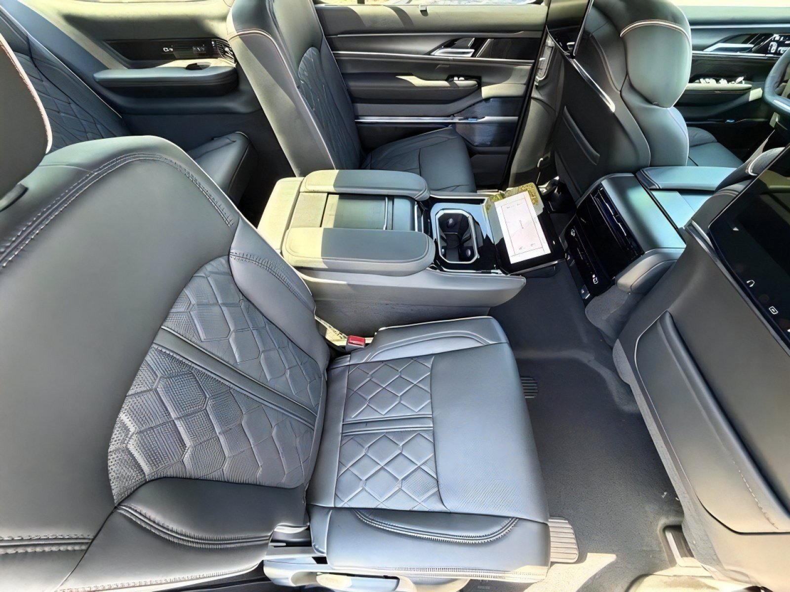 New 2026 Jeep Grand Wagoneer Summit AWD/4WD image 10