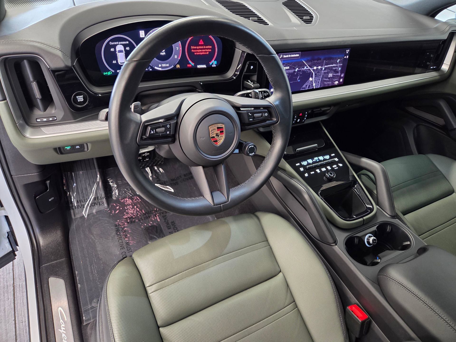 Certified 2024 Porsche Cayenne AWD/4WD image 4