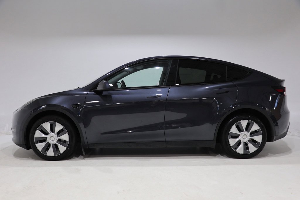 Used 2024 Tesla Model Y Long Range AWD/4WD image 4