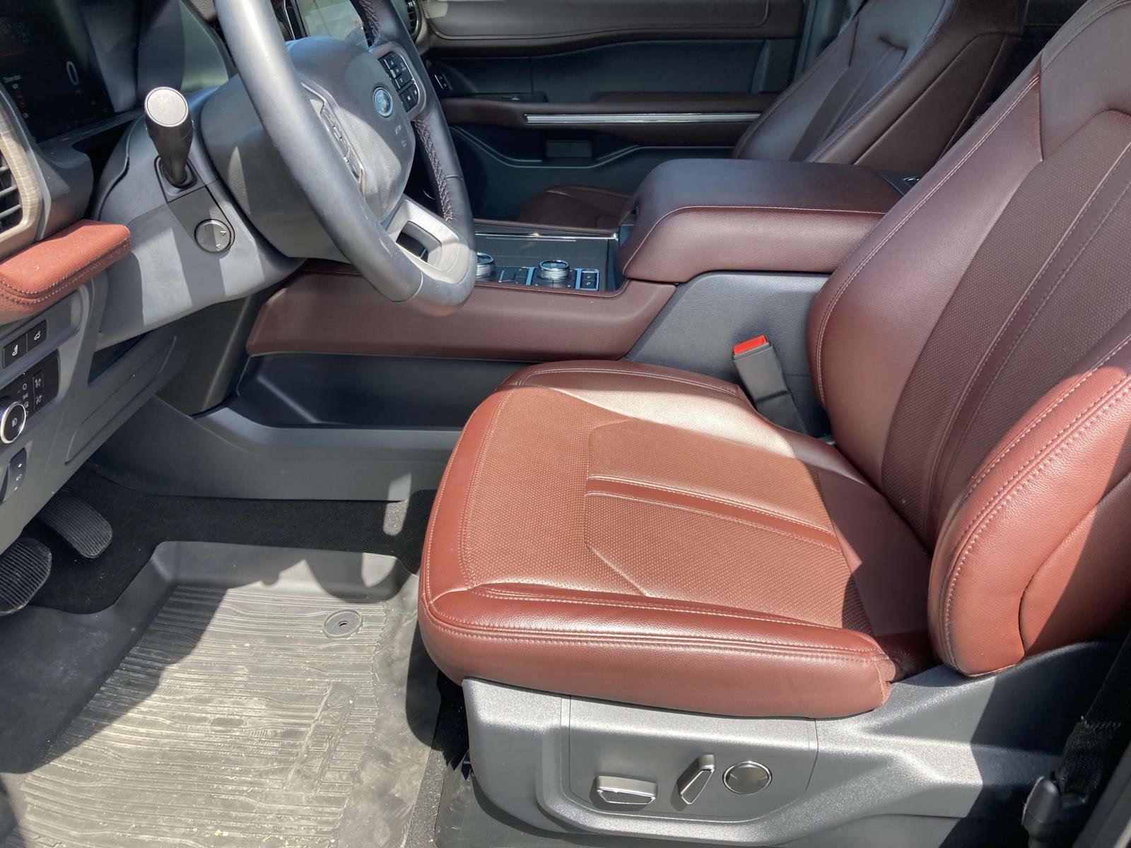 Used 2024 Ford Expedition Max Limited image 12