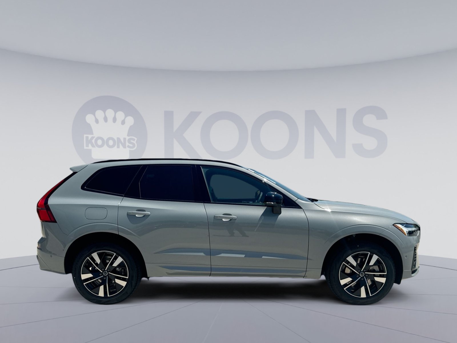 New 2026 Volvo XC60 T8 Plus w/ Protection Package Premier AWD/4WD image 8