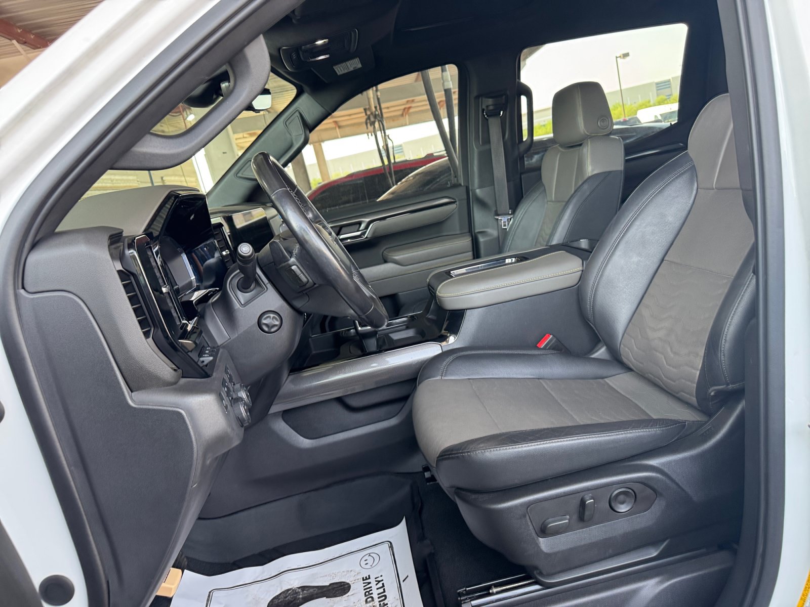 Used 2022 Chevrolet Silverado 1500 ZR2 w/ Technology Package AWD/4WD image 9