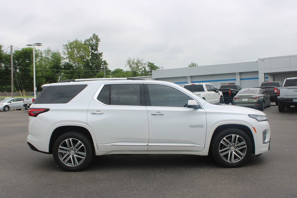 Used 2023 Chevrolet Traverse High Country AWD/4WD image 11