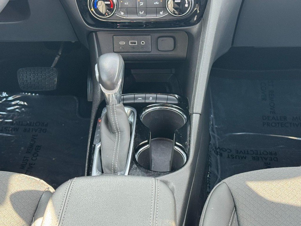 Used 2022 Buick Encore GX Preferred w/ Cold Weather Comfort Package FWD image 17