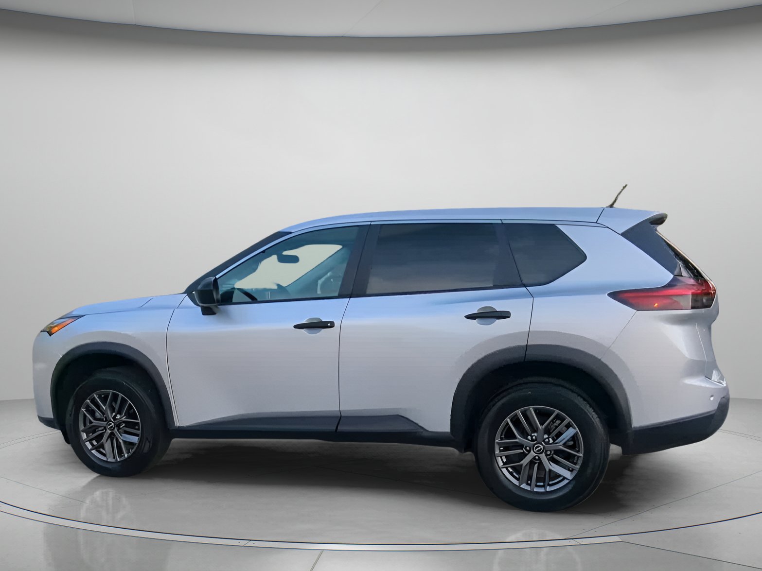 Used 2024 Nissan Rogue S FWD image 17