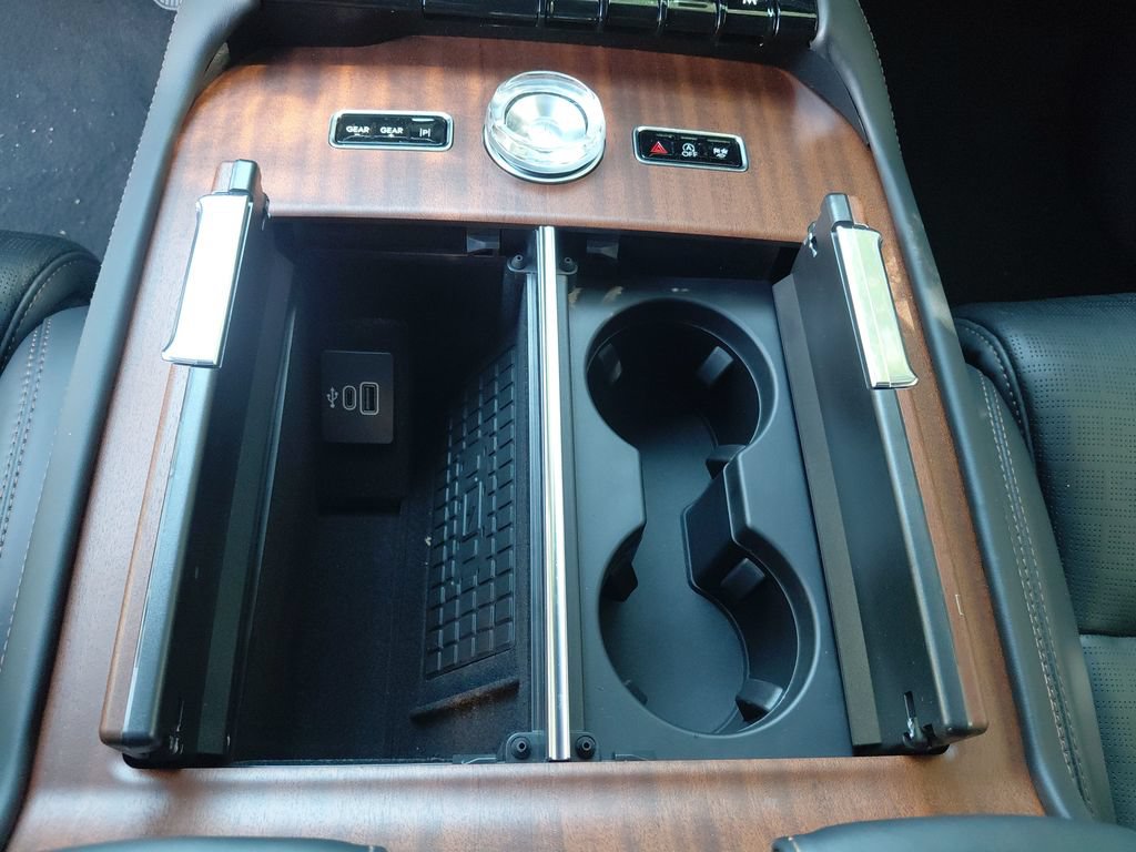 New 2026 Lincoln Navigator Black Label AWD/4WD image 18